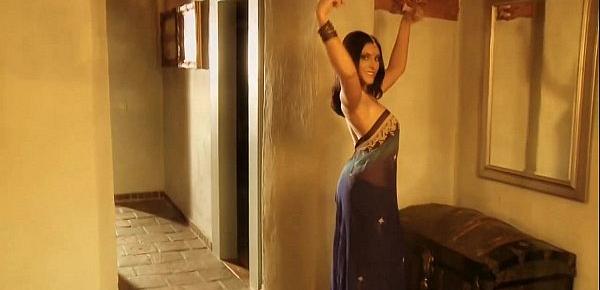  Beautiful Bollywood Dancing Babe